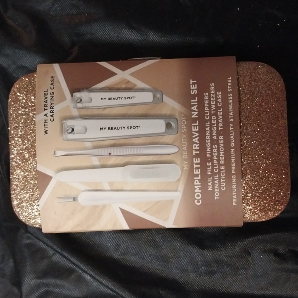 6 pieces of glitter travel nailset